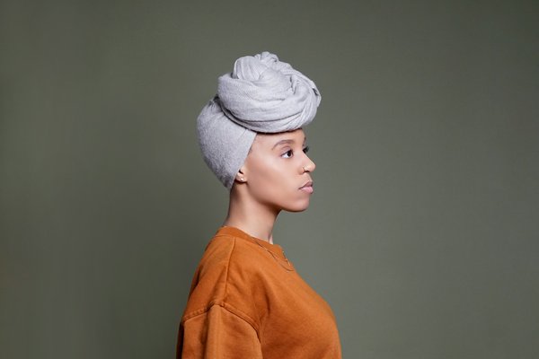 Comment styliser des vêtements en lin pour une garde-robe d'automne?